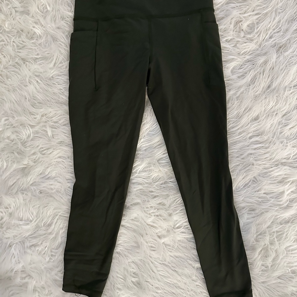 Athleta salutation stash 7/8 leggings